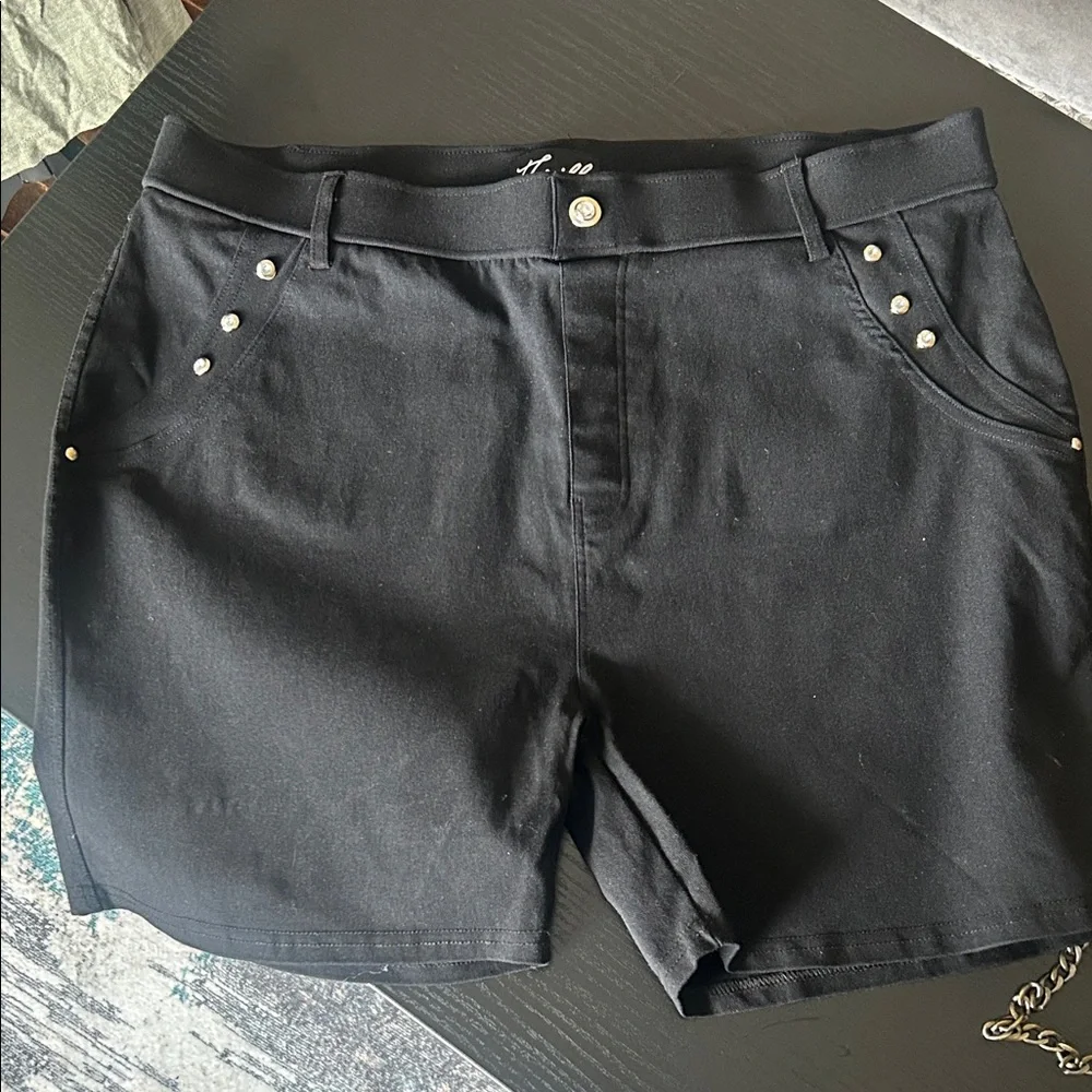 Thrill Black Women's Cargo Shorts w/ faux front pockets. - Picture 9 of 9